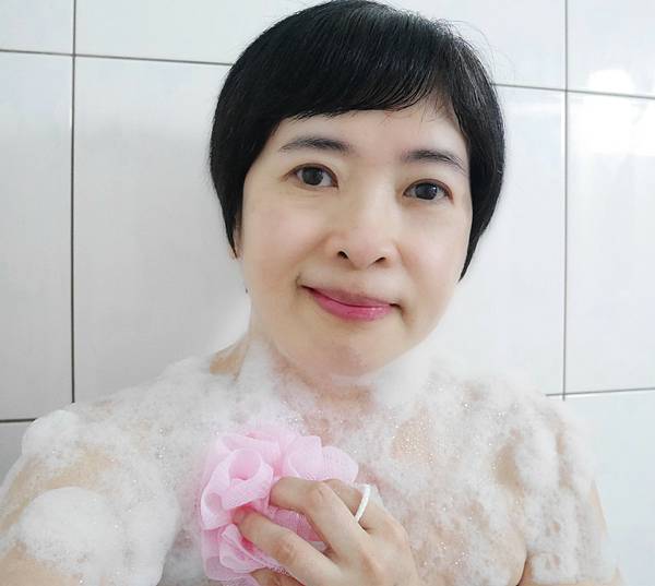 茉香銀耳柔潤舒活沐浴精4.jpg 茉香銀耳柔潤舒活沐浴精4.jpg