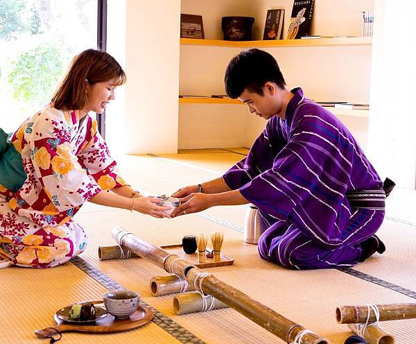 圖5. 宜蘭綠舞擁有全台唯一日式主題園區,主打經典日式浴衣、抹茶體驗、手水舍等道地日本文化。 圖5. 宜蘭綠舞擁有全台唯一日式主題園區,主打經典日式浴衣、抹茶體驗、手水舍等道地日本文化。