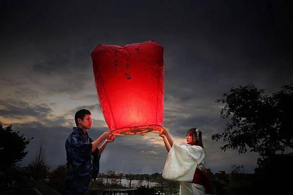 圖3. 飯店周年慶祈願天燈專案，逢每週五舉辦天燈活動，活動皆採用環保紙天燈，也為防疫傳達祈福之意。