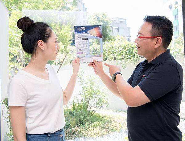 圖二:3M_建築隔熱膜透光度最高達80_,具備隔熱降溫、抗UV性能 (3M提供) 圖二:3M_建築隔熱膜透光度最高達80_,具備隔熱降溫、抗UV性能 (3M提供)