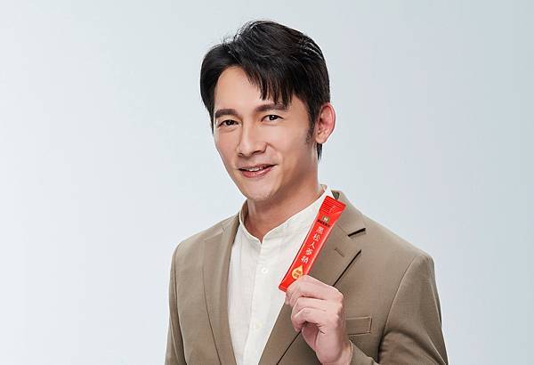 溫昇豪擔任黑松生技H+首位年度代言人,其深植觀眾心中的暖男形象,將為品牌帶來全新風貌! 溫昇豪擔任黑松生技H+首位年度代言人,其深植觀眾心中的暖男形象,將為品牌帶來全新風貌!