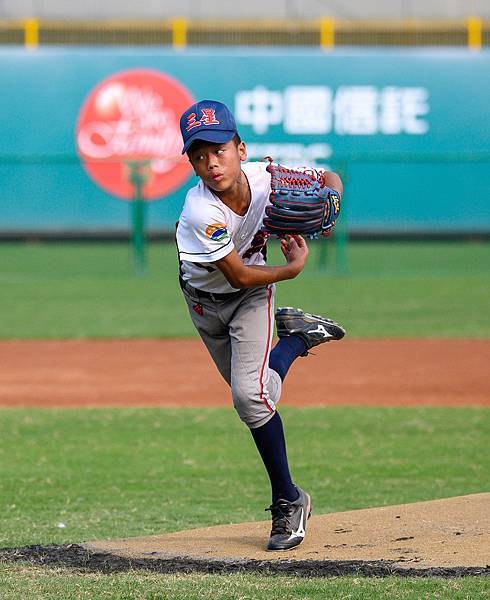 20210603 堅強獨立、以順處逆 「愛接棒」豐恩騏獲總統教育獎 新聞照 20210603 堅強獨立、以順處逆 「愛接棒」豐恩騏獲總統教育獎 新聞照
