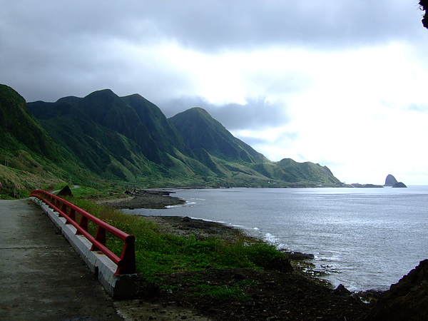 過山洞後的美景