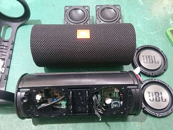 Jbl藍芽喇叭維修無法開機哪裡可以找到jbl藍芽喇叭維修jbl藍芽喇叭無法充電 台北手機維修 電池更換 螢幕破裂 想要維修手機 電池更換 把螢幕破裂修好來找我們就對了