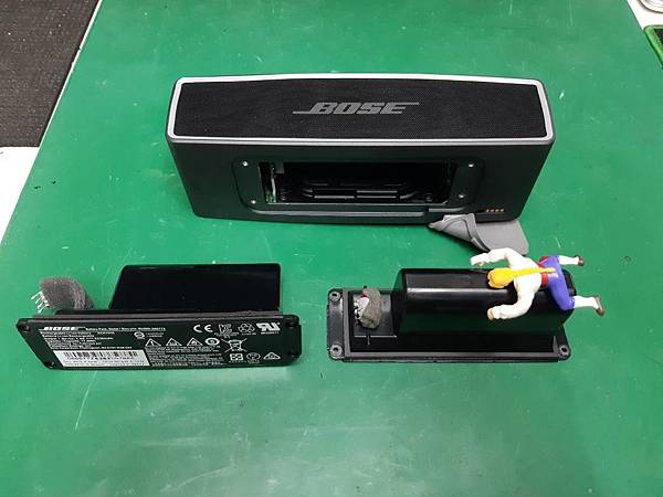 BOSE MINI 電池 不開機 維修.jpg