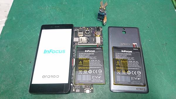 InFocus M511  電池.jpg