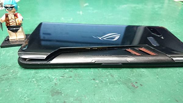 ASUS ROG ZS600KL ZO1QD 電池更換.jpg