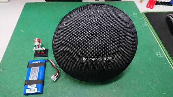 Harmankardon ONYX MINI 電池.jpg