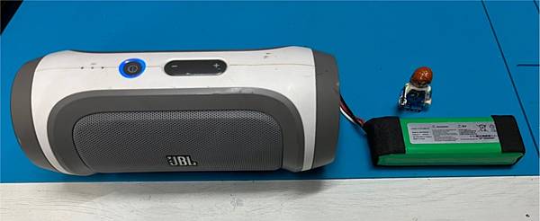 JBL CHARGE 電池.jpg