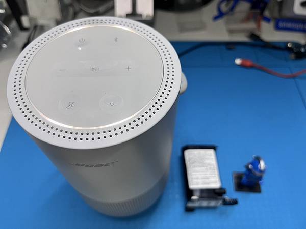 BOSE Portable Smart Speaker 藍芽喇叭 電池.jpg