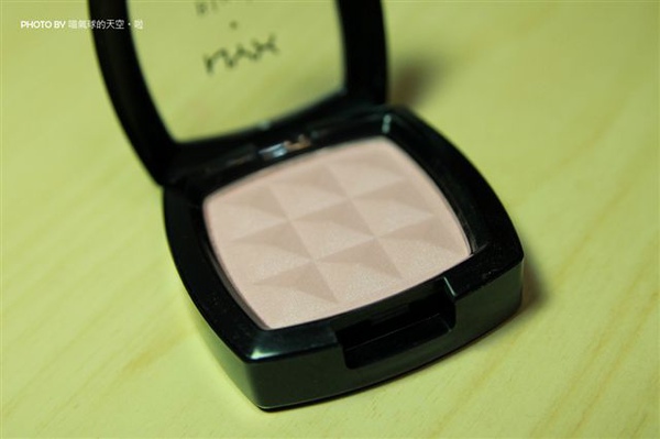 nyx Powder Blush- Angel