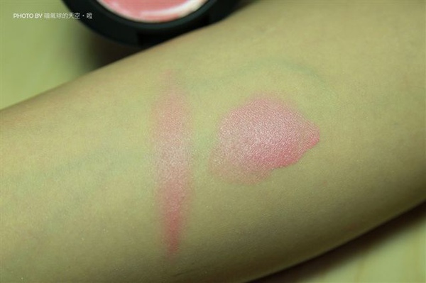 nyx Rouge Cream Blush-Nature Swatch