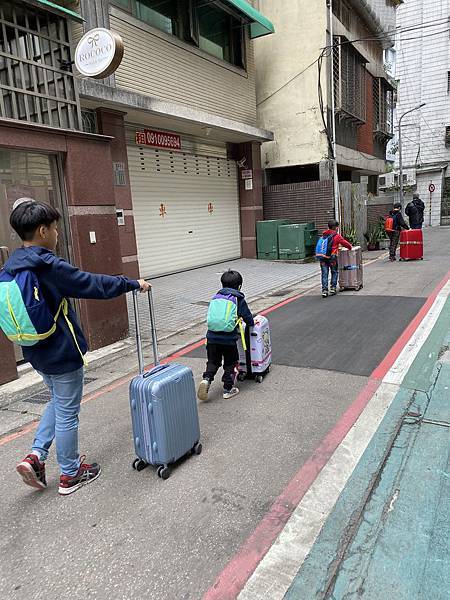遊記 La Xmas之旅 調時差的４天 愛露羊家族 男生宿舍的虎媽生活 痞客邦