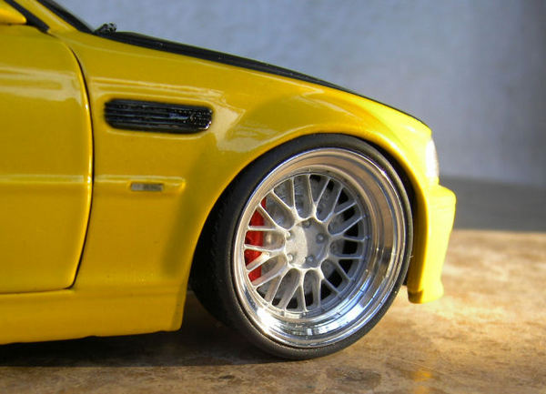 Kyosho E46 M3 Coupe gelb-03