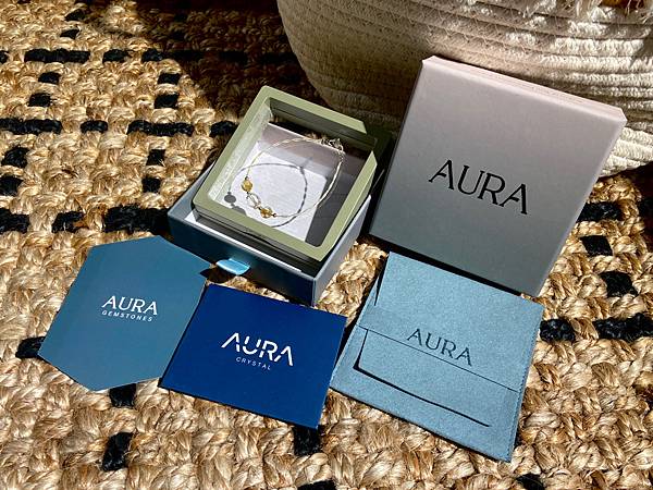 療癒身心靈的天然礦石美麗水晶l AURA Gemstones