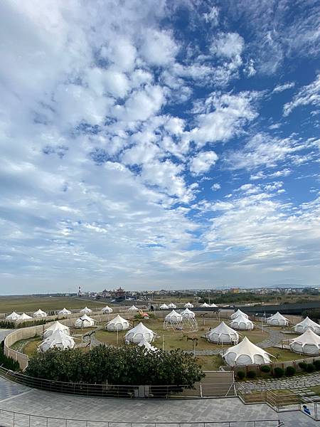 跟著姐姐趴趴走l蟬說：夕陽漫漫l來來來露營去高美濕地住一晚l