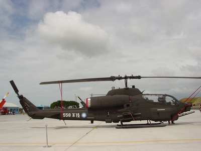 AH-1W 超級眼鏡蛇攻擊直升機