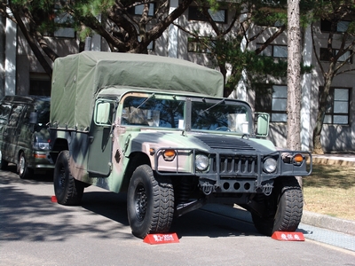 悍馬車 HUMVEE 悍馬車 HUMVEE