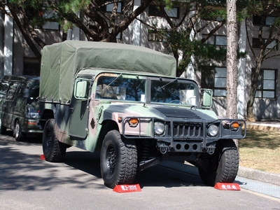 悍馬車  HUMVEE