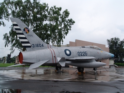 F-100A 超級軍刀式戰鬥機  Super Sabre