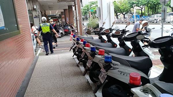 警察 (3).jpg 警察 (3).jpg