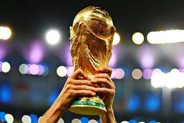 https___hk.hypebeast.com_files_2022_06_qatar-world-cup-sex-ban-seven-years-jail-1.jpg