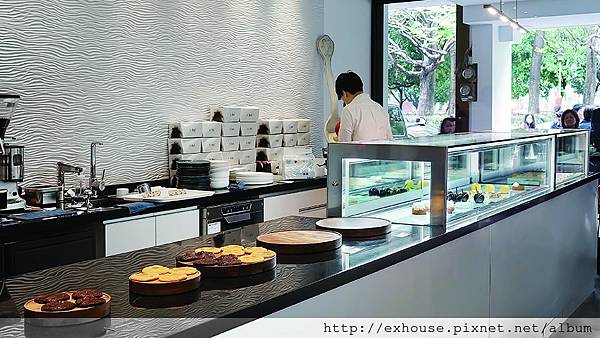 02p23-2.jpg 02p23-2.jpg