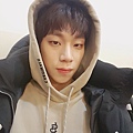 170122 KNK Twitter_有真_1.jpg