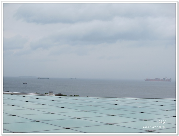 與海面對面的橫須賀美術館