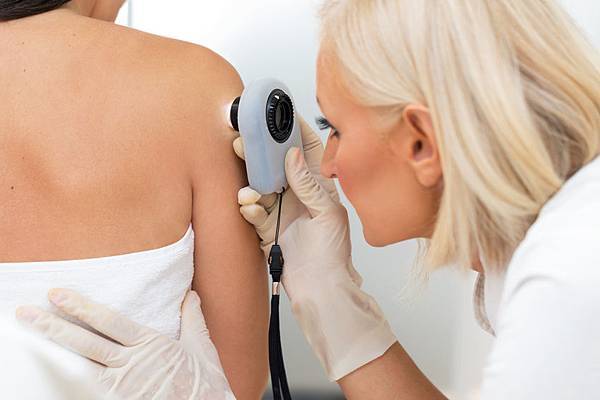 Do-you-need-routine-full-body-skin-cancer-screenings