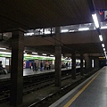 米蘭地鐵，超暗的~~