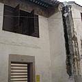 亞婆井前地旁的葡人公寓式建築