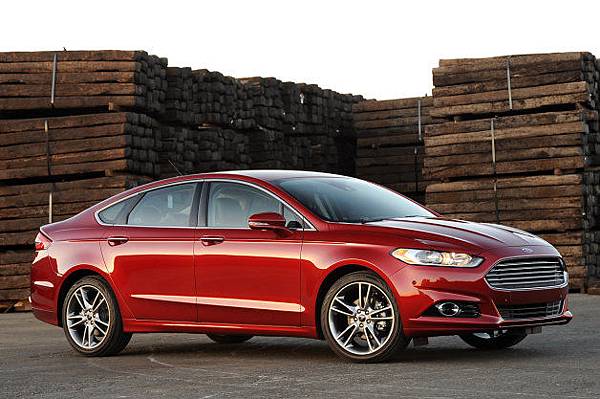 01-2013-ford-fusion