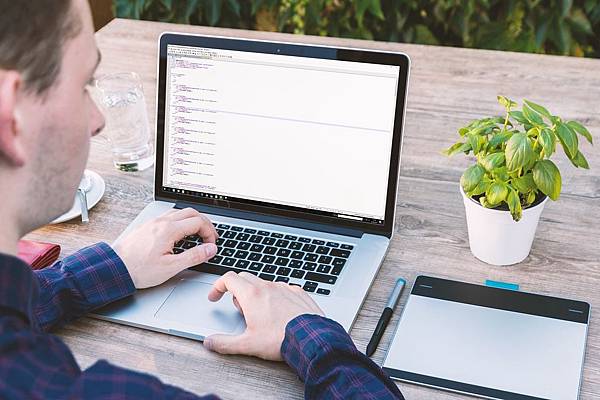 前端工程師讓你不再糾結RWD和AWD怎麼選! 前端工程師讓你不再糾結RWD和AWD怎麼選!