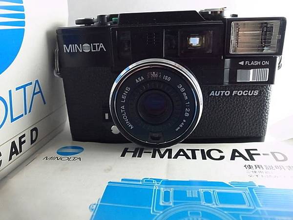 介於古典與現代之間：Minolta Hi-matic AF-