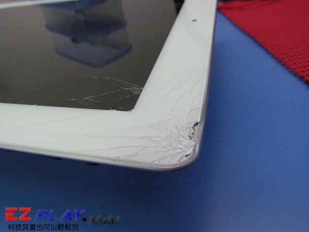Ipad二代玻璃觸控LCD破裂就是這樣維修的4 Ipad二代玻璃觸控LCD破裂就是這樣維修的4
