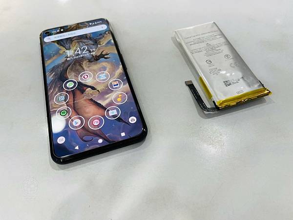 Google Pixel 5電池膨脹