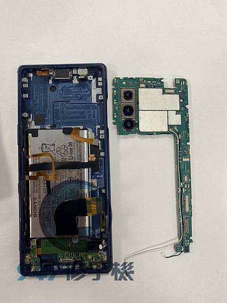 SONY X5手機維修_面板更換_電池更換05.jpg