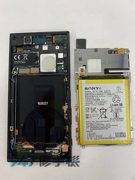 SONY XZ手機維修_面板更換_電池更換03.jpg