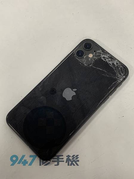 IPHONE 11 手機維修_面板更換_背蓋更換01.jpg