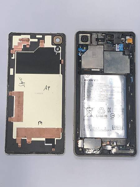 SONY XP手機維修_更換面板02.jpg SONY XP手機維修_更換面板02.jpg