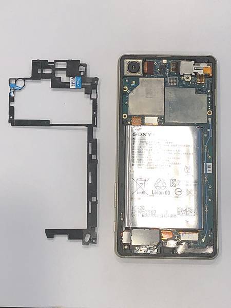 SONY XP手機維修_更換面板03.jpg SONY XP手機維修_更換面板03.jpg