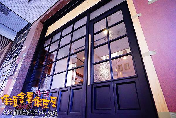 店面玻璃金屬拉門 推門 (2).JPG