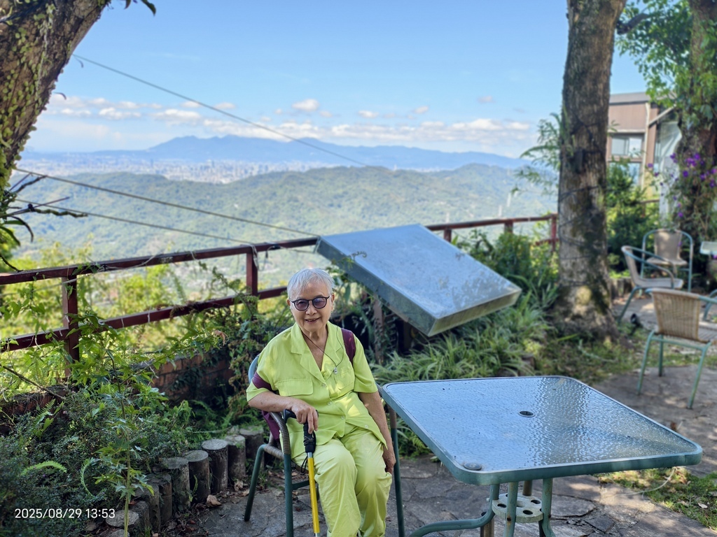 環保阿嬤金鳳姨長子長媳三峽.紫薇山林景觀餐廳悠遊趣20250