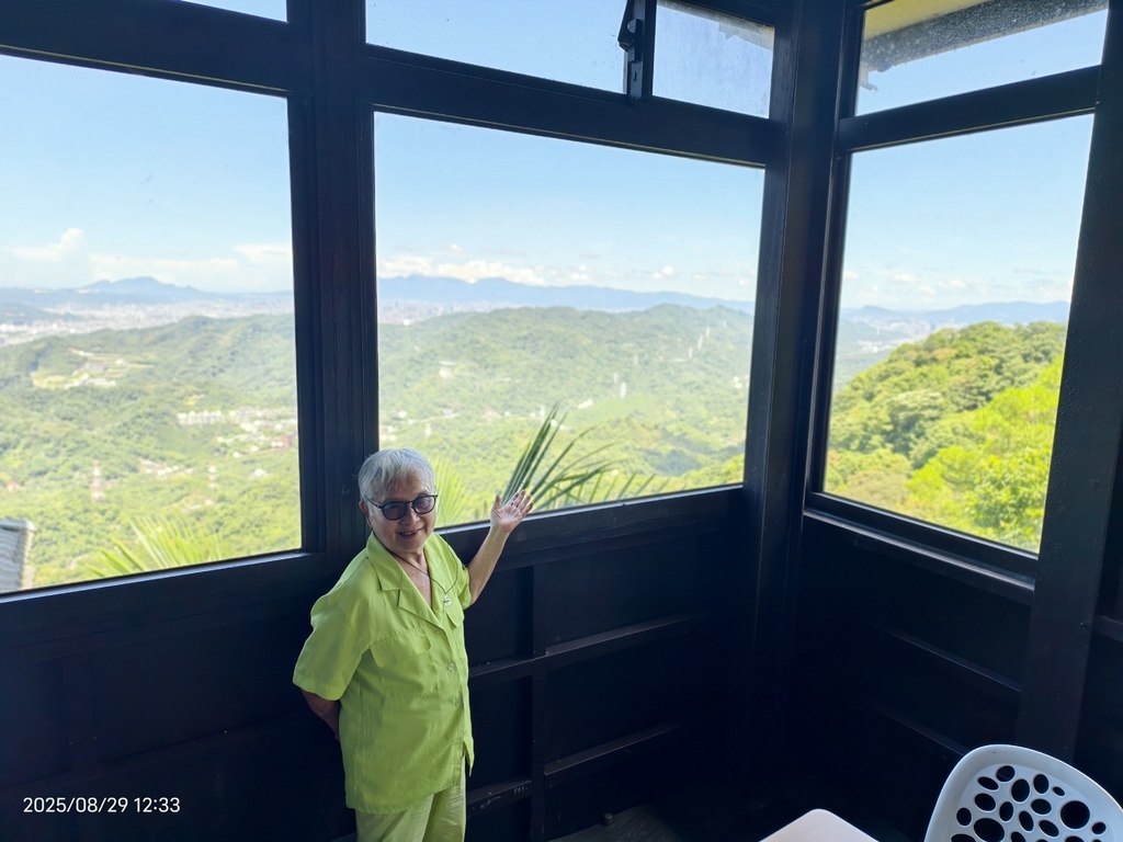 環保阿嬤金鳳姨長子長媳三峽.紫薇山林景觀餐廳悠遊趣20250