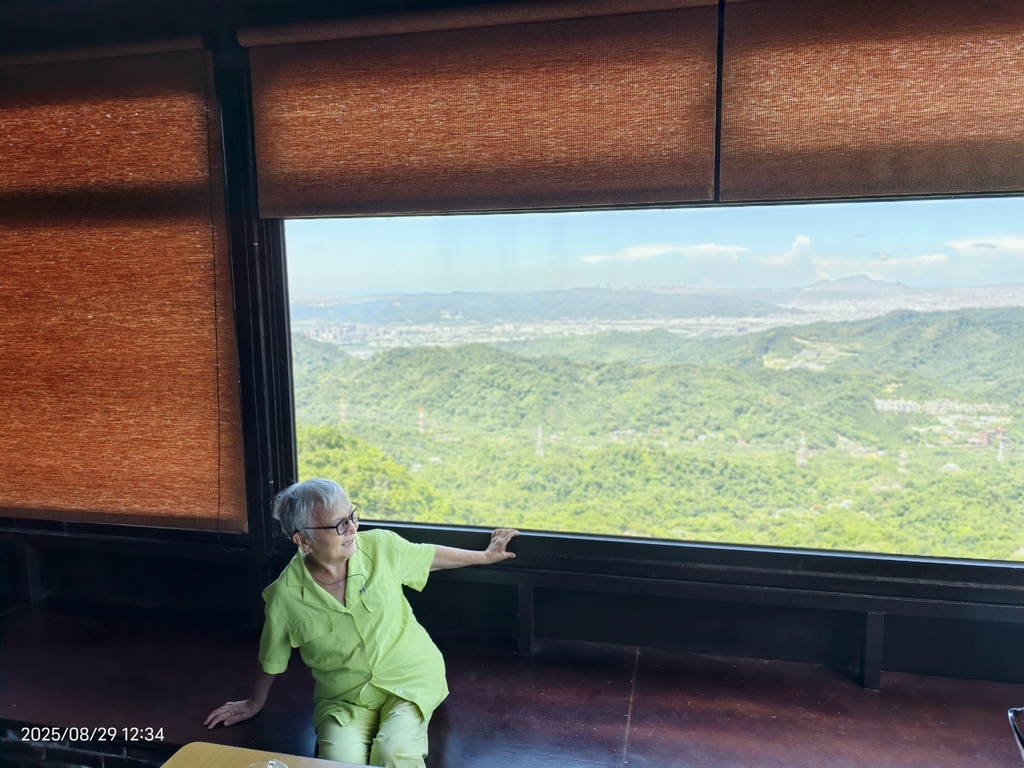 環保阿嬤金鳳姨長子長媳三峽.紫薇山林景觀餐廳悠遊趣20250