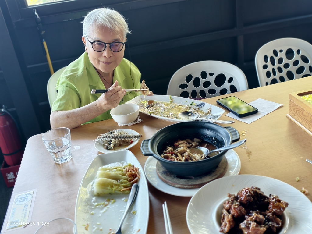 環保阿嬤金鳳姨長子長媳三峽.紫薇山林景觀餐廳悠遊趣20250