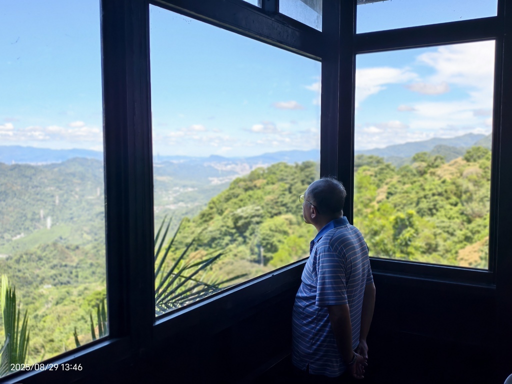 環保阿嬤金鳳姨長子長媳三峽.紫薇山林景觀餐廳悠遊趣20250