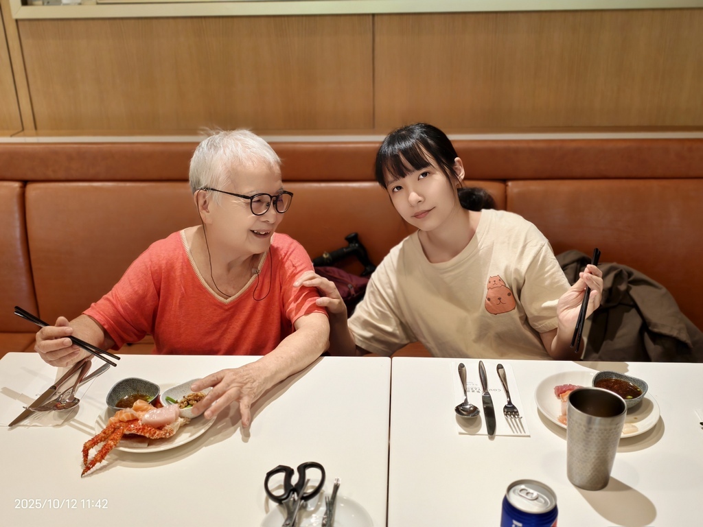 環保阿嬤金鳳姨長子長媳長孫長孫女天秤座媳孫慶生會