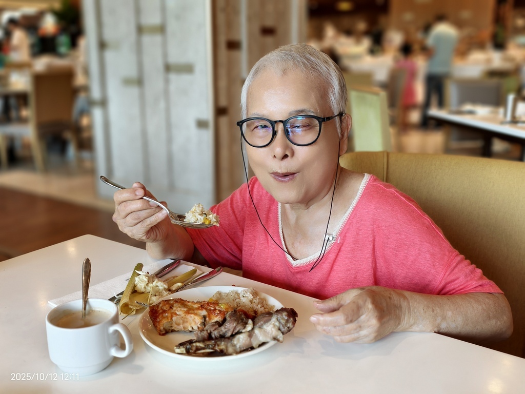 環保阿嬤金鳳姨長子長媳長孫長孫女天秤座媳孫慶生會